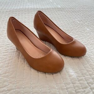 Girls wedge closed toe dress heels